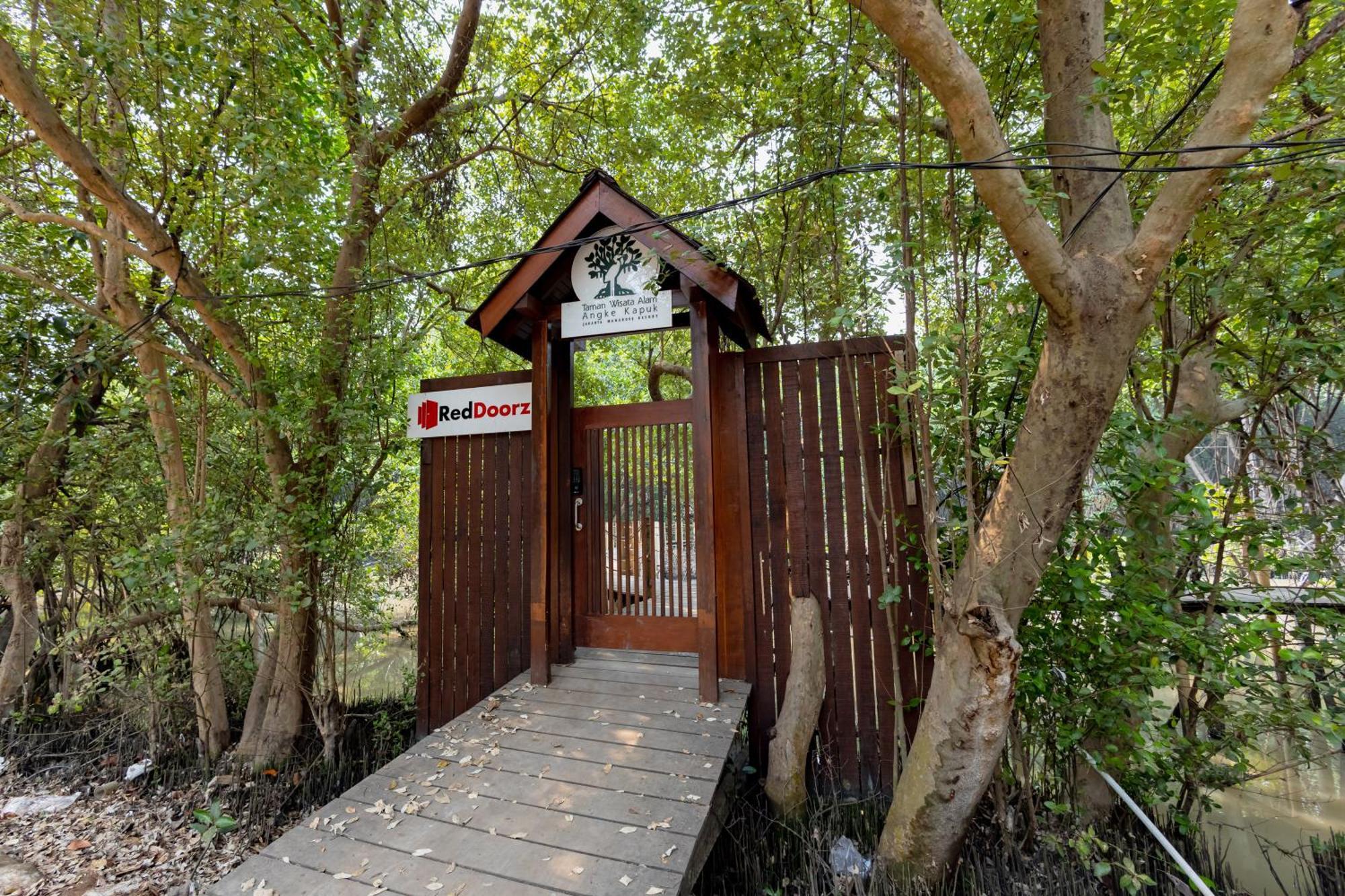 Reddoorz Resort @ Taman Wisata Mangrove Jakarta Extérieur photo